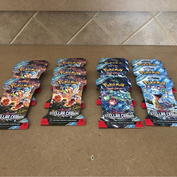 Trading Card Pack - Multicolor - Picture 2 of 2